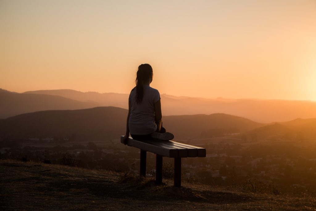 Can microdosing and meditation enhance each other? Neuroscience points to default mode network overlap. What practitioners and research reveal.