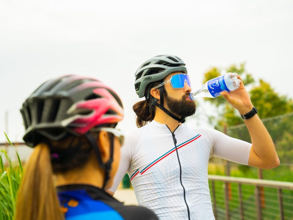 Electrolyte gummies vs sports drinks: ingredient comparison, sugar content, and when to use each for training, hangovers, and daily hydration.