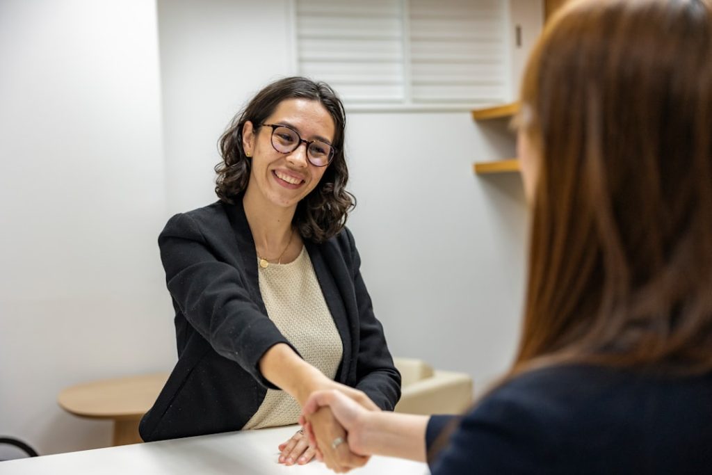 Microdosing before a job interview might calm nerves or backfire. An honest look at fresh truffle doses, timing, risks and smarter alternatives.